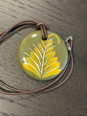 Henriot Quimper Hand‑Painted Ceramic Necklace – Green  with Yellow Fern